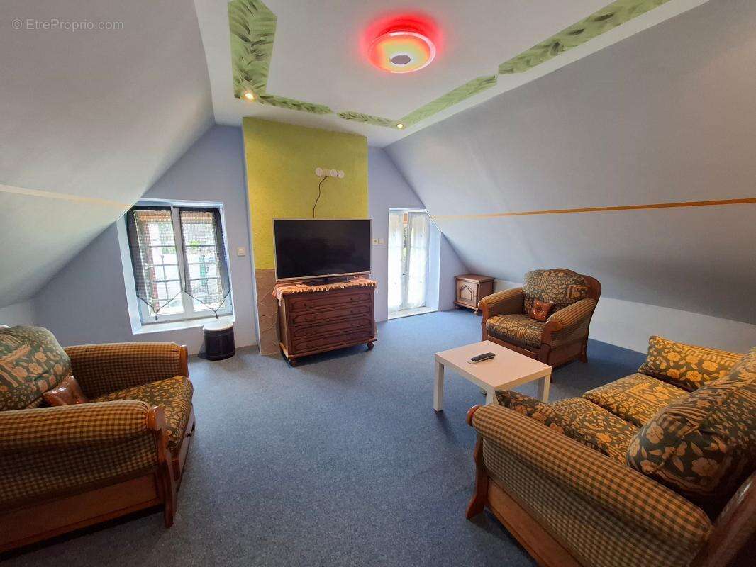 Maison à CUISE-LA-MOTTE