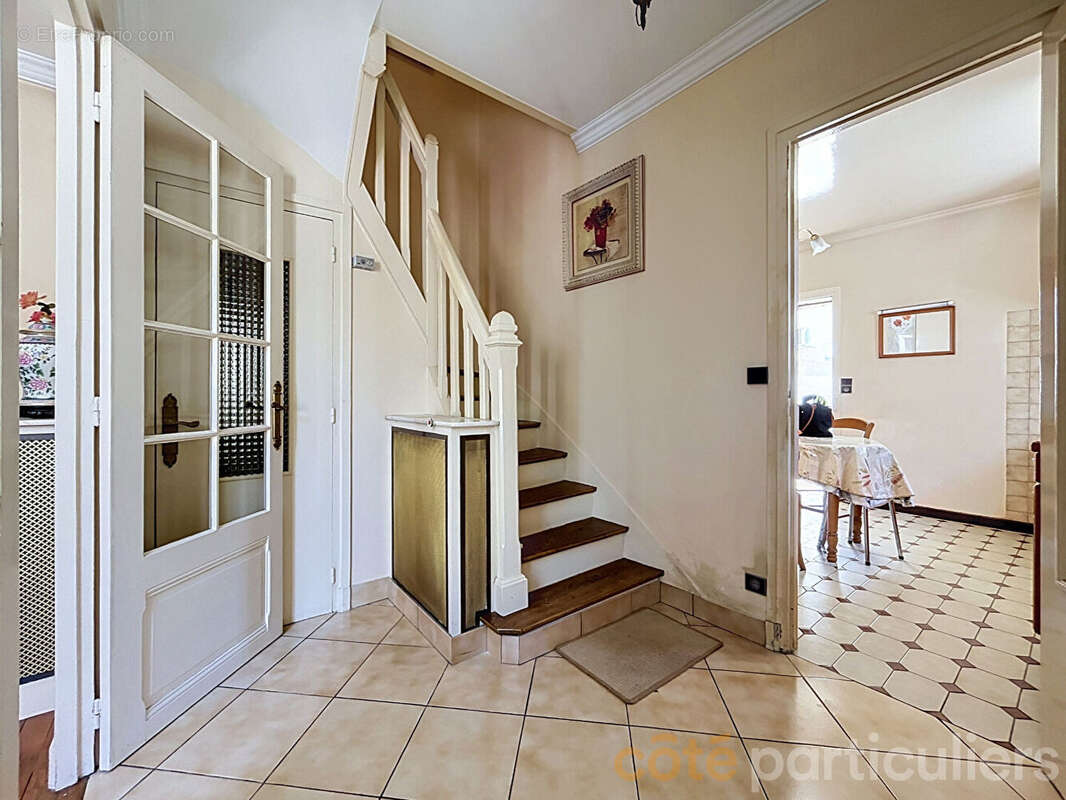 Maison à SAINT-MAUR-DES-FOSSES