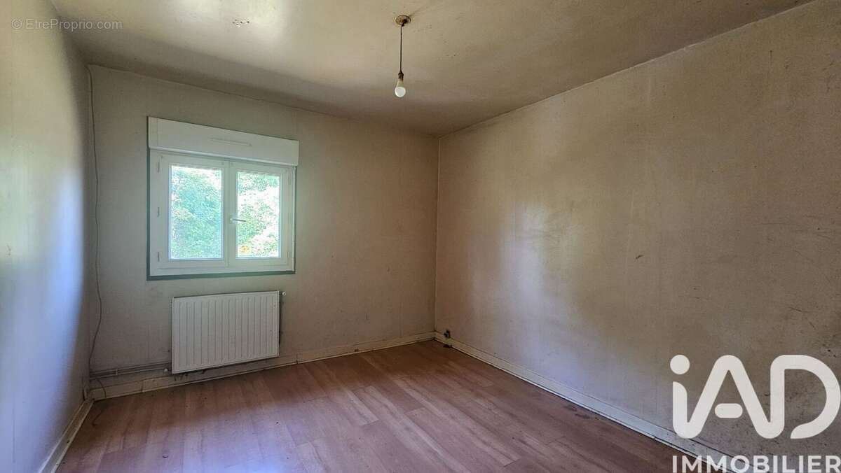 Photo 6 - Maison à LES ADJOTS