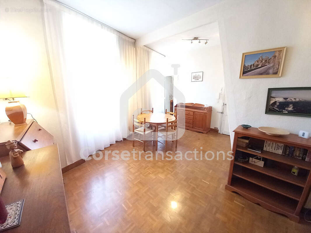 Appartement à MARSEILLE-6E