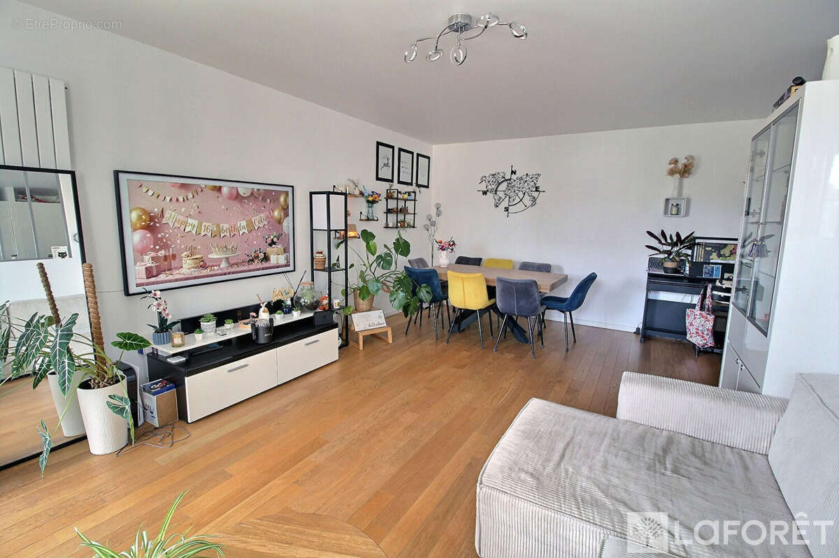 Appartement à LA GARENNE-COLOMBES