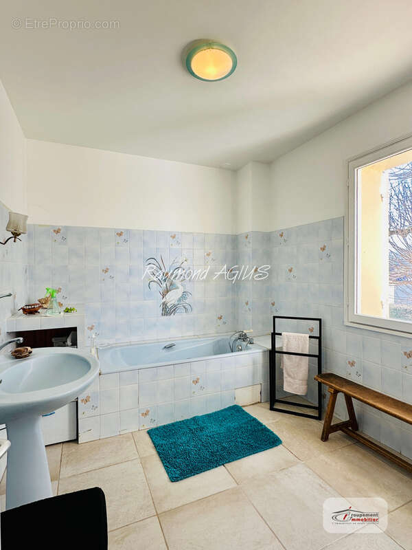 Charmante maison familiale de 4 chambres avec piscine et jardin arboré - photo 30