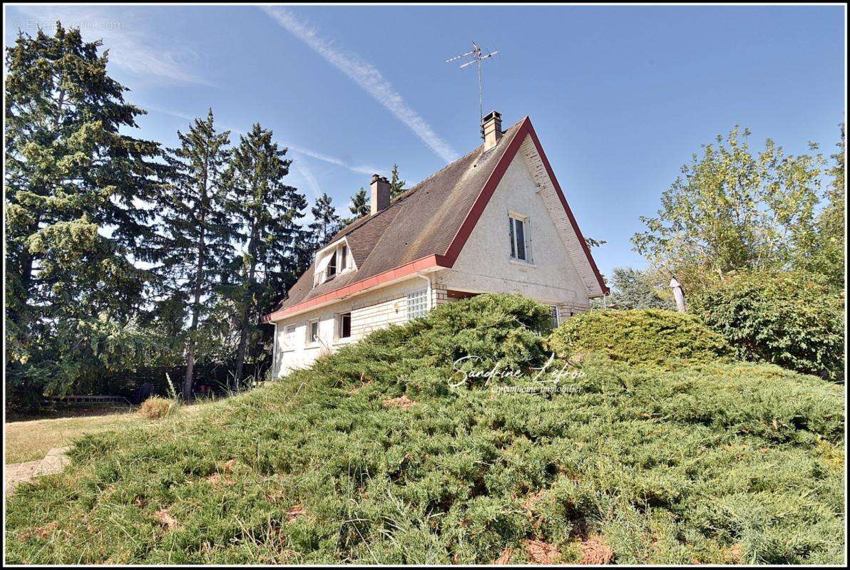 La Chaussée-d'Ivry – Maison familiale avec piscine, sous-sol total et terrain de 2 788 m² - photo 11