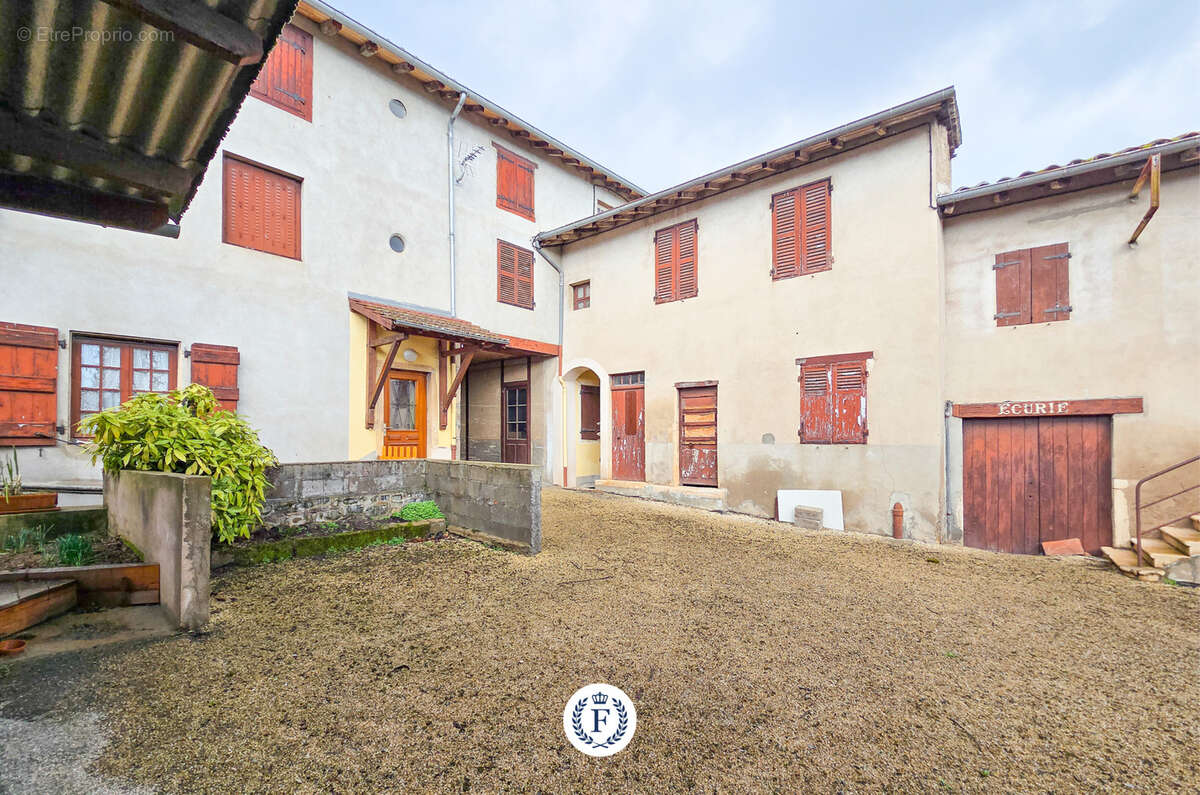 Maison à QUINCIE-EN-BEAUJOLAIS