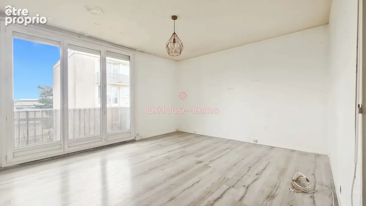 Appartement 75 m² à Nozay  - photo 3
