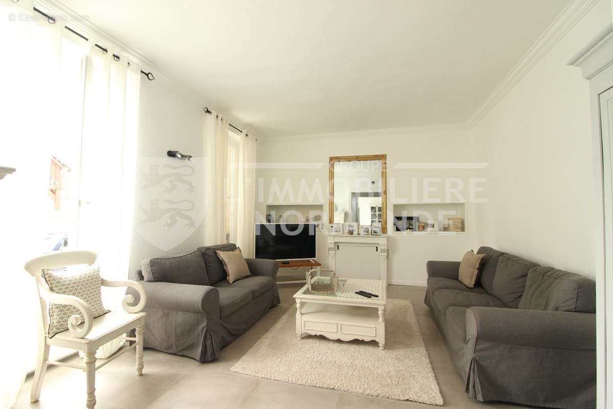 Maison à LA ROCHE-GUYON