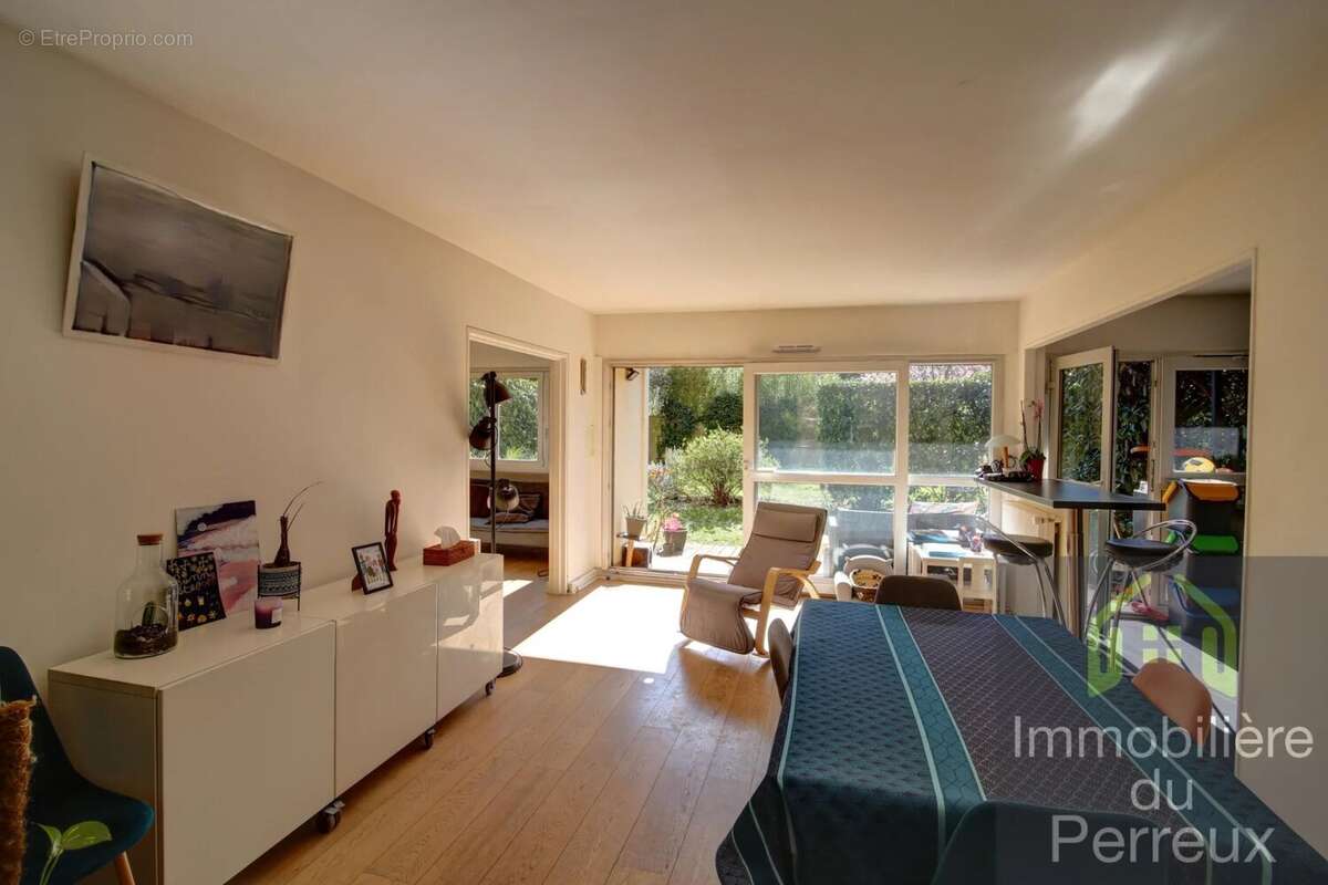 Appartement à LE PERREUX-SUR-MARNE