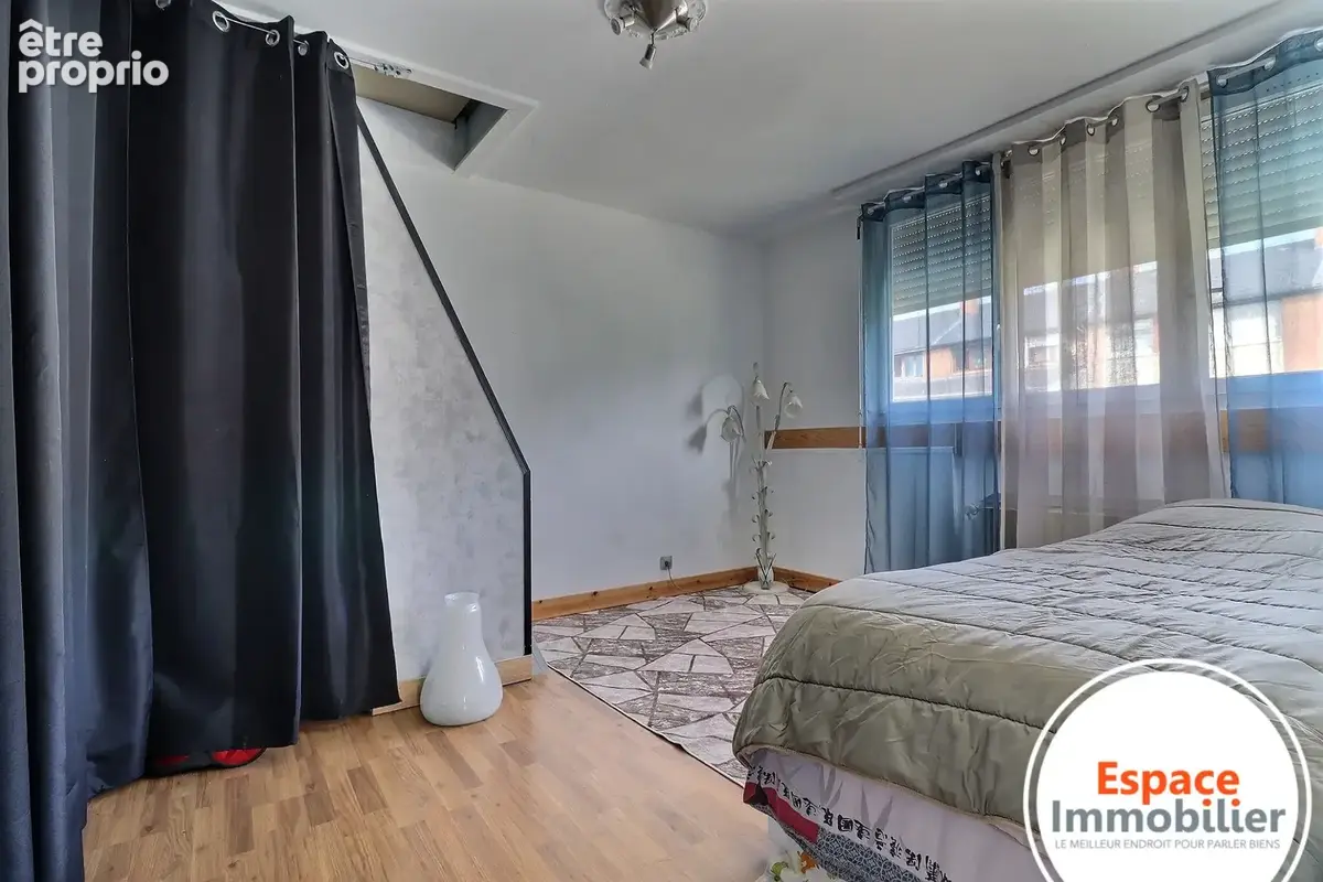 Maison semi-individuelle de 109 m2 avec garage, véranda et jardin — Douchy-les-Mines (Secteur calme) - photo 7
