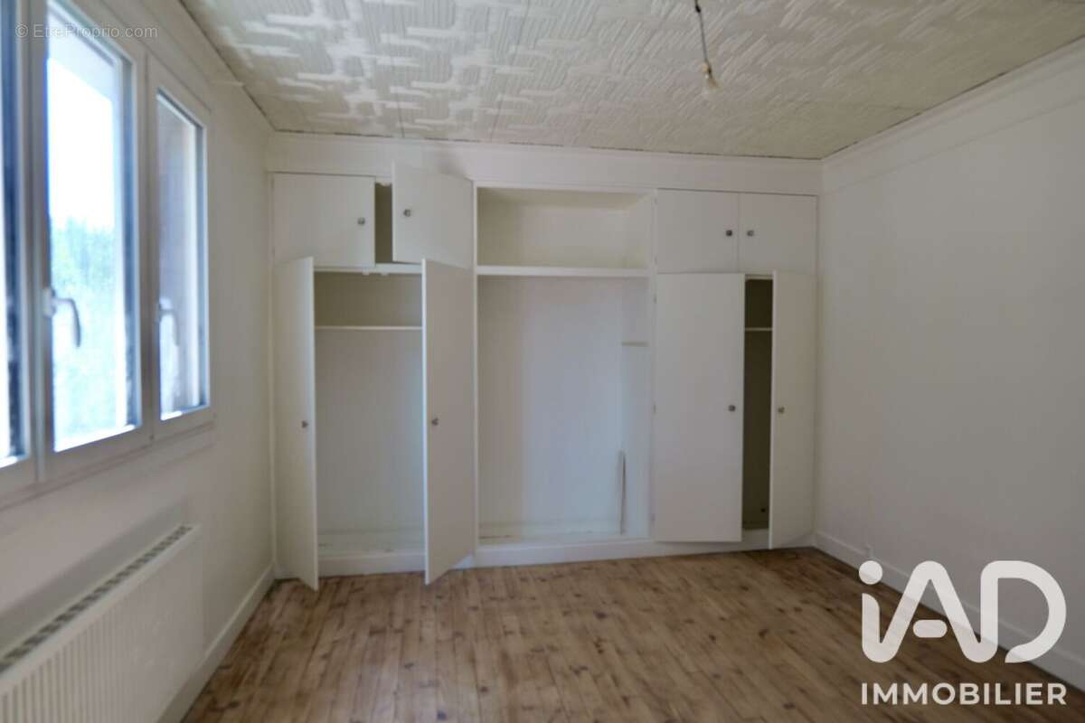 Maison 197 m² à Neuville-Sur-Oise  - photo 8