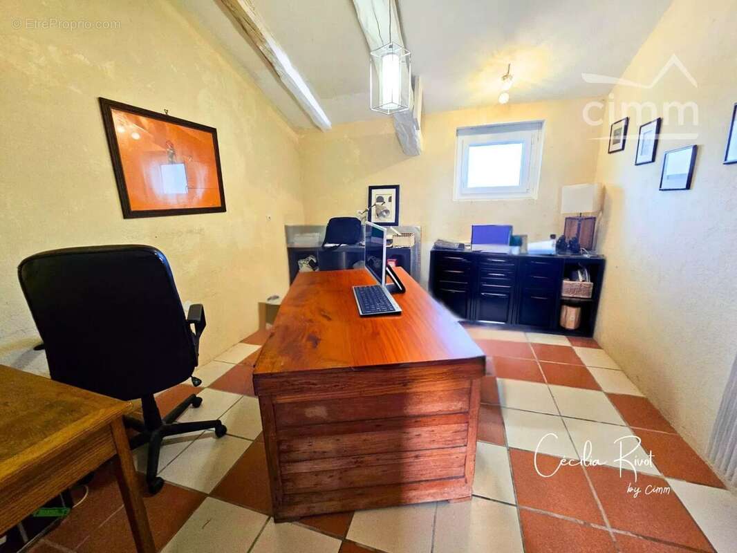 Maison à SAINT-CHRISTOLY-DE-BLAYE