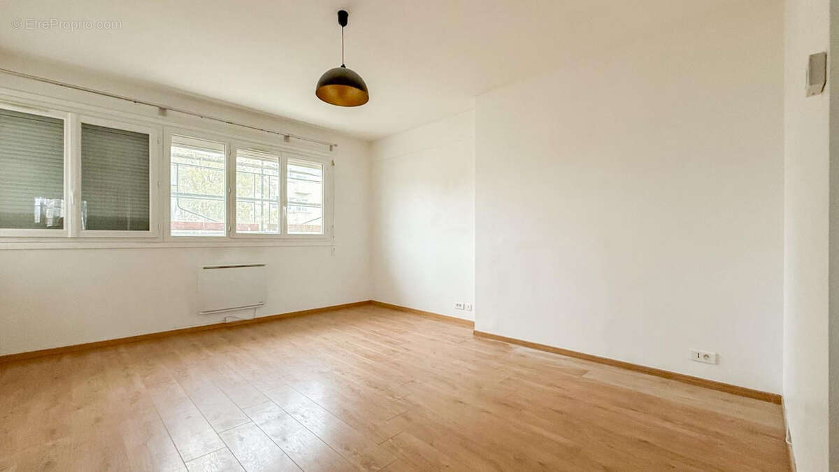 Appartement à NANTERRE
