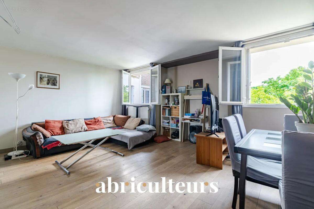 Appartement à GENNEVILLIERS