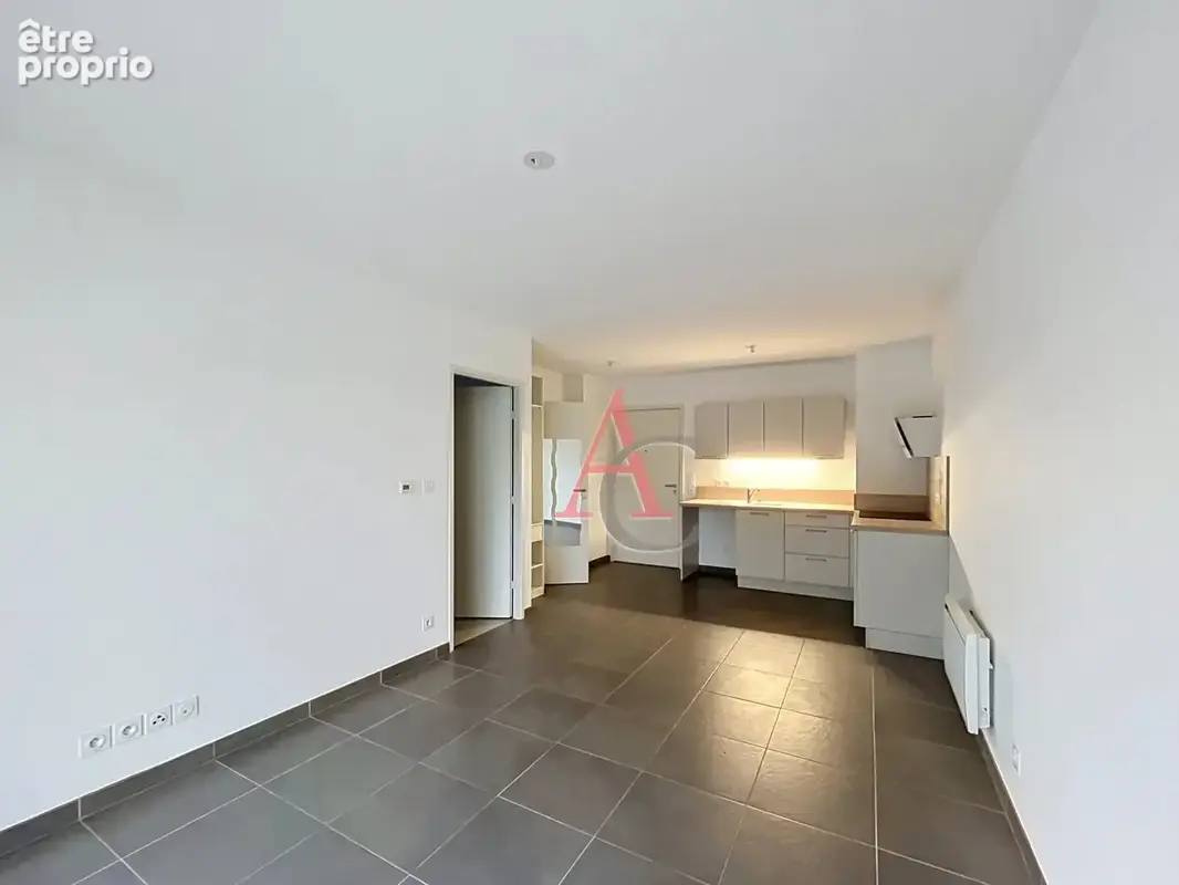 Antibes, 2 pièces 39 m², terrasse, parking sous-sol - photo 2