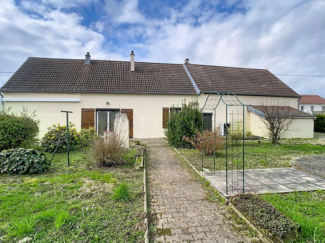 Maison à SEURRE