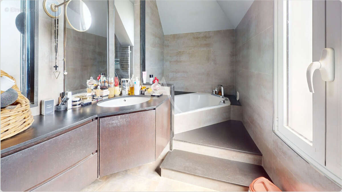 Maison à VIGNEUX-SUR-SEINE