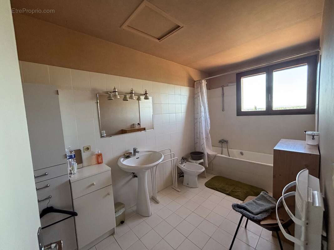 Maison familiale T6 - photo 17