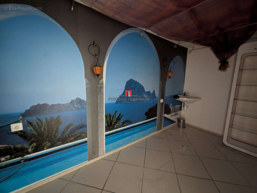 Commerce à ETAULIERS