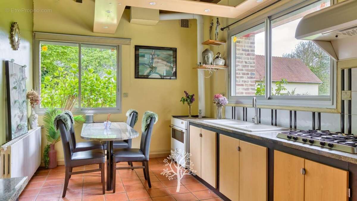 Maison 190 m² à Saint-Denis-D'aclon  - photo 548