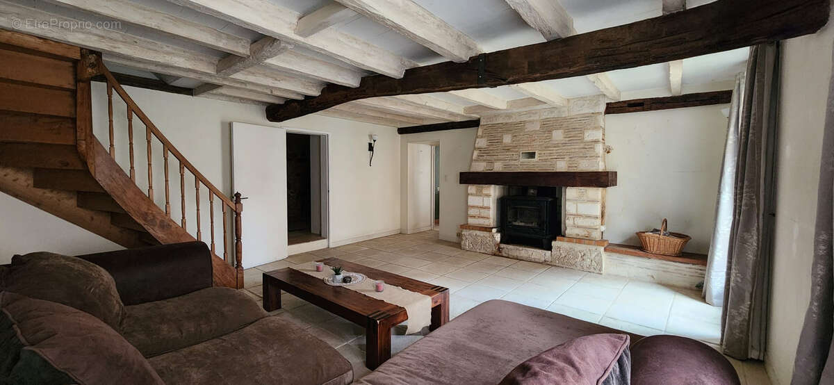 Maison à SAINT-GEORGES-DE-MONTCLARD