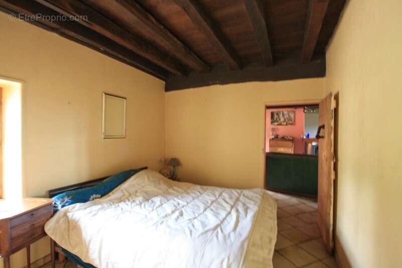 Longère 5 chambres, avec dépendances et un terrain de 3,4 hectares - photo 9