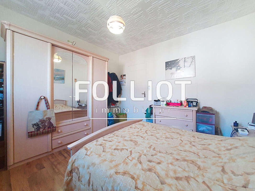 Maison à LA VILLETTE