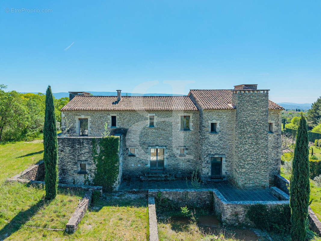 Maison à GORDES