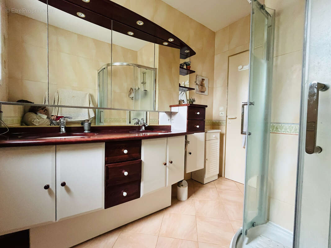 Maison à SAINT-SEBASTIEN-SUR-LOIRE