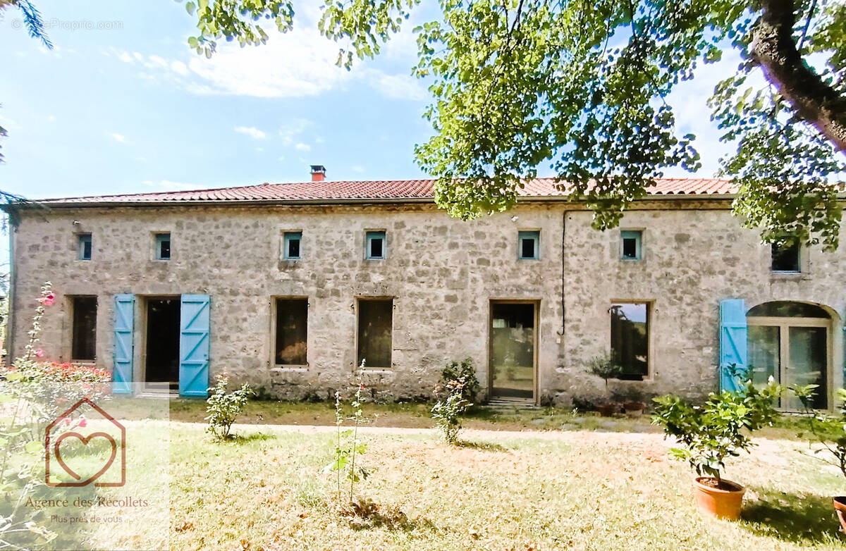 Maison à MONTJOI