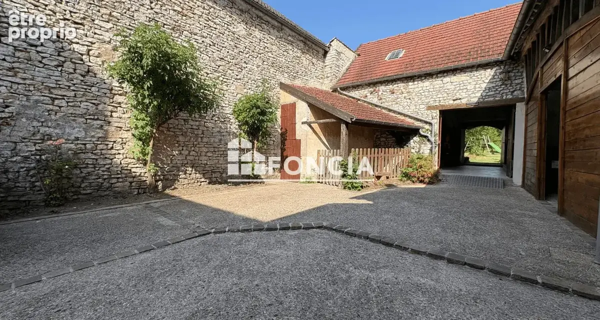 Maison en pierre avec piscine - photo 3