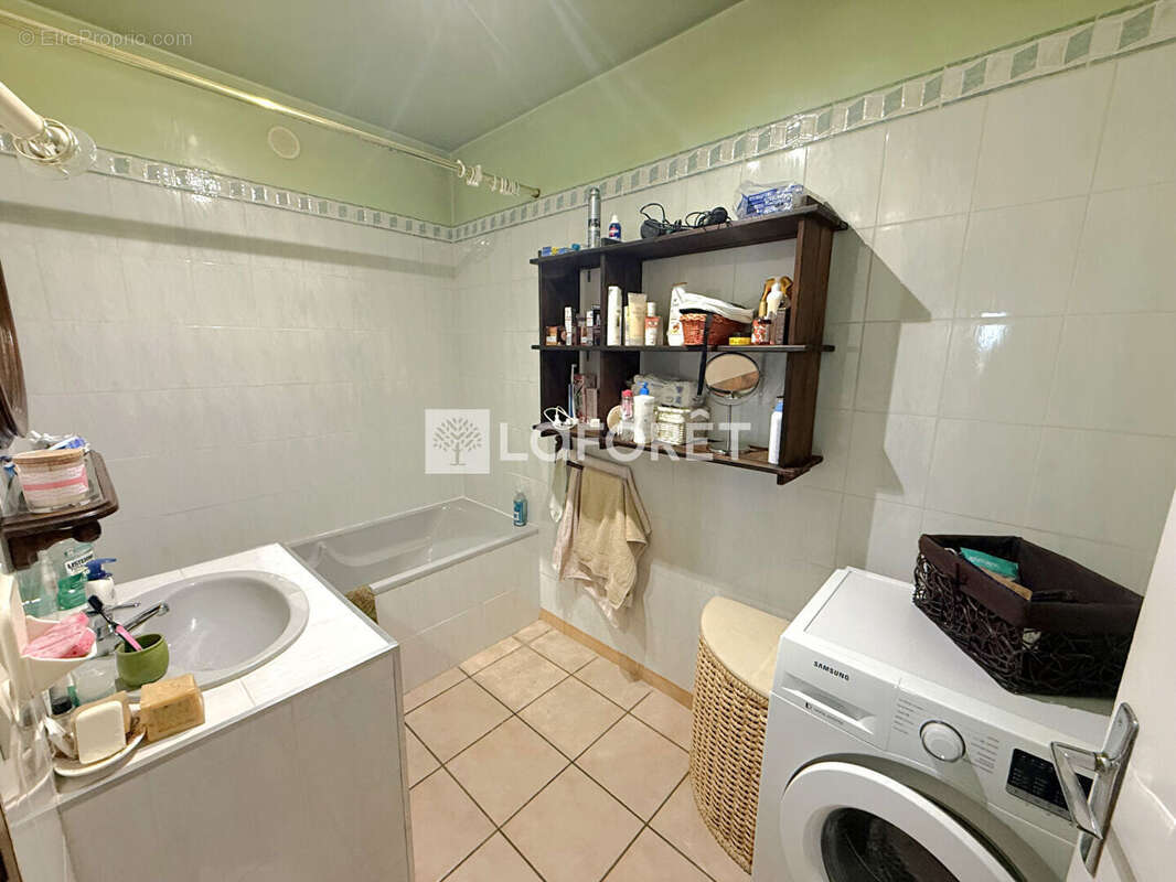 Appartement à SAINT-MAXIMIN-LA-SAINTE-BAUME