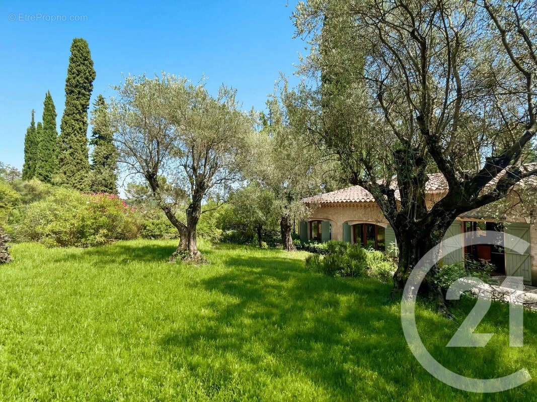 Maison 211 m² à Roquefort-Les-Pins  - photo 22