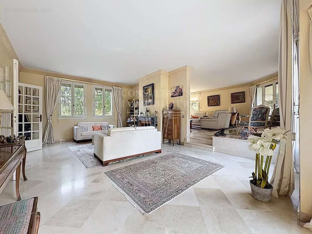 Maison à LE VESINET