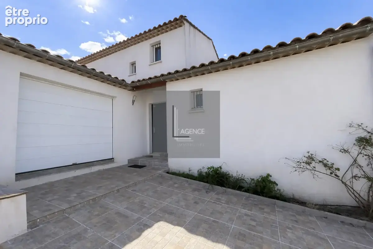 Maison R+1 T5/6 2013   900 m2 de terrain, piscine, suite parentale, garage   Trets - photo 2