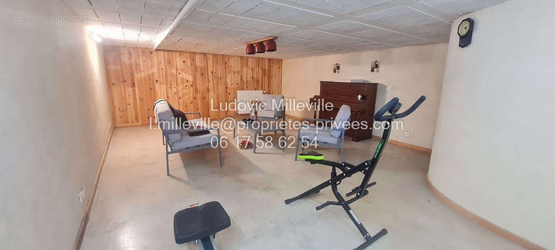 Jolie villa de 156m² avec grand  garage/piscine sur jardin paysager de 1161m² - photo 18