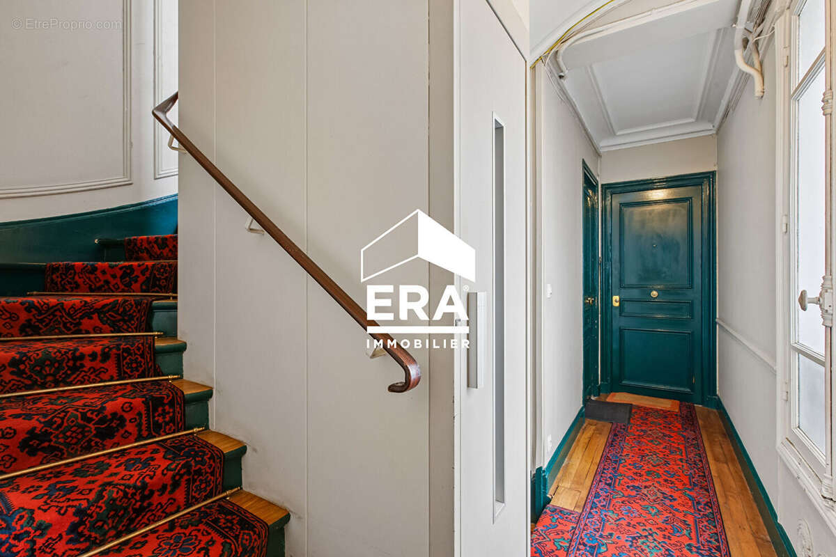 Appartement à PARIS-17E