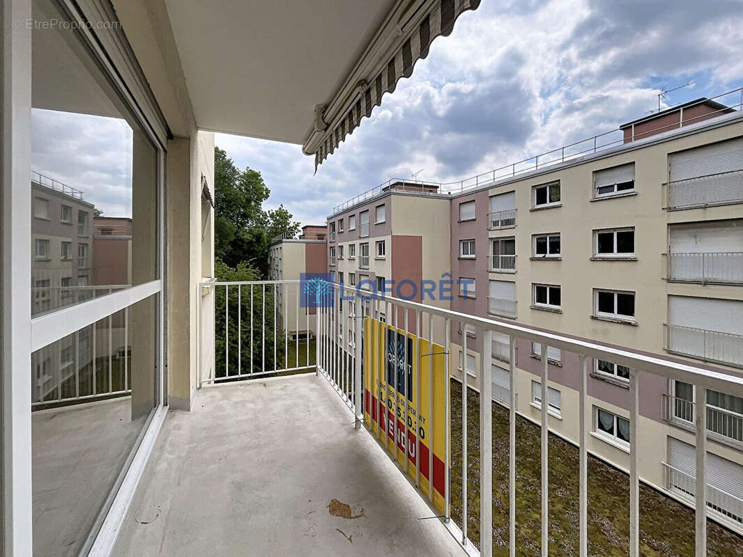 Appartement à SAINT-PIERRE-DU-PERRAY