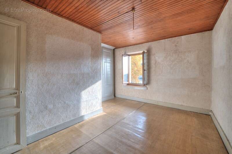 Maison à BELLEGARDE-SUR-VALSERINE