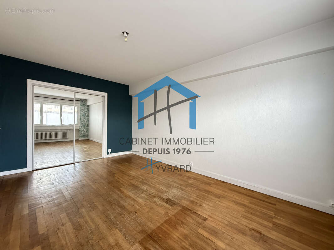 Appartement à SAINT-ETIENNE