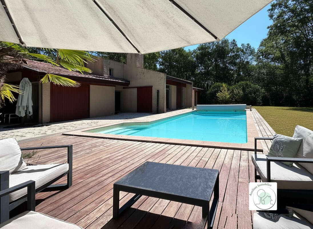 Maison 230 m² à Pugnac  - photo 3
