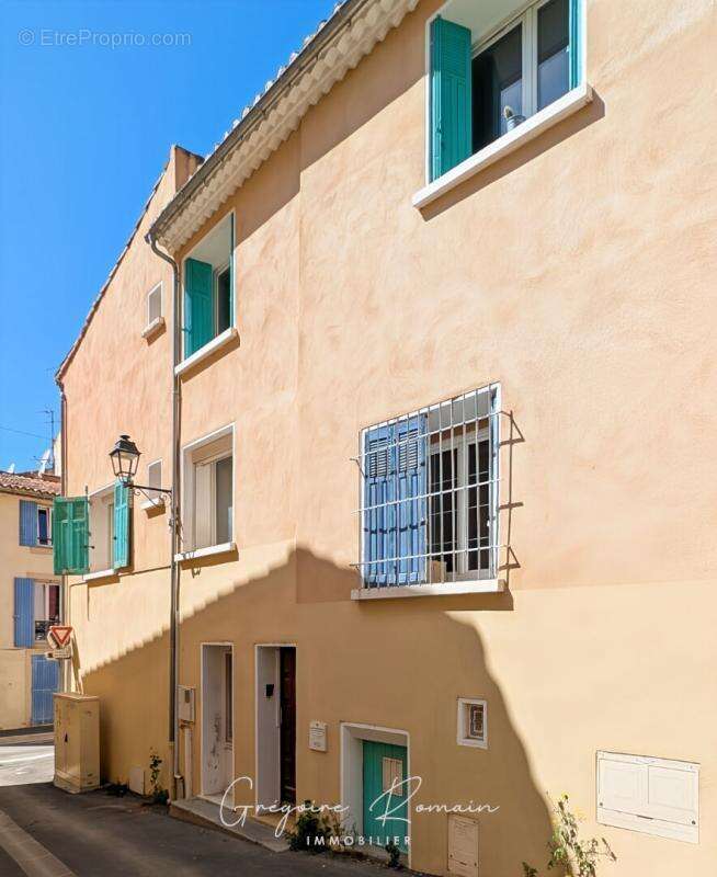 Maison à SAINT-CHAMAS