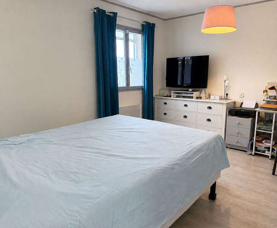 Maison de plain-pied avec piscine sur 3,65 hectares de terrain clos et arboré - photo 11