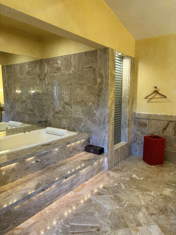 Maison à VILLEMOUSTAUSSOU