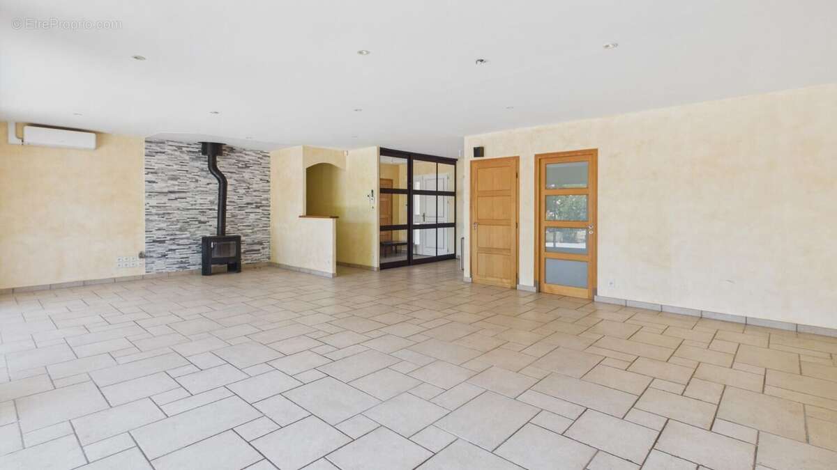 Maison 180 m² à Le Poinconnet  - photo 2