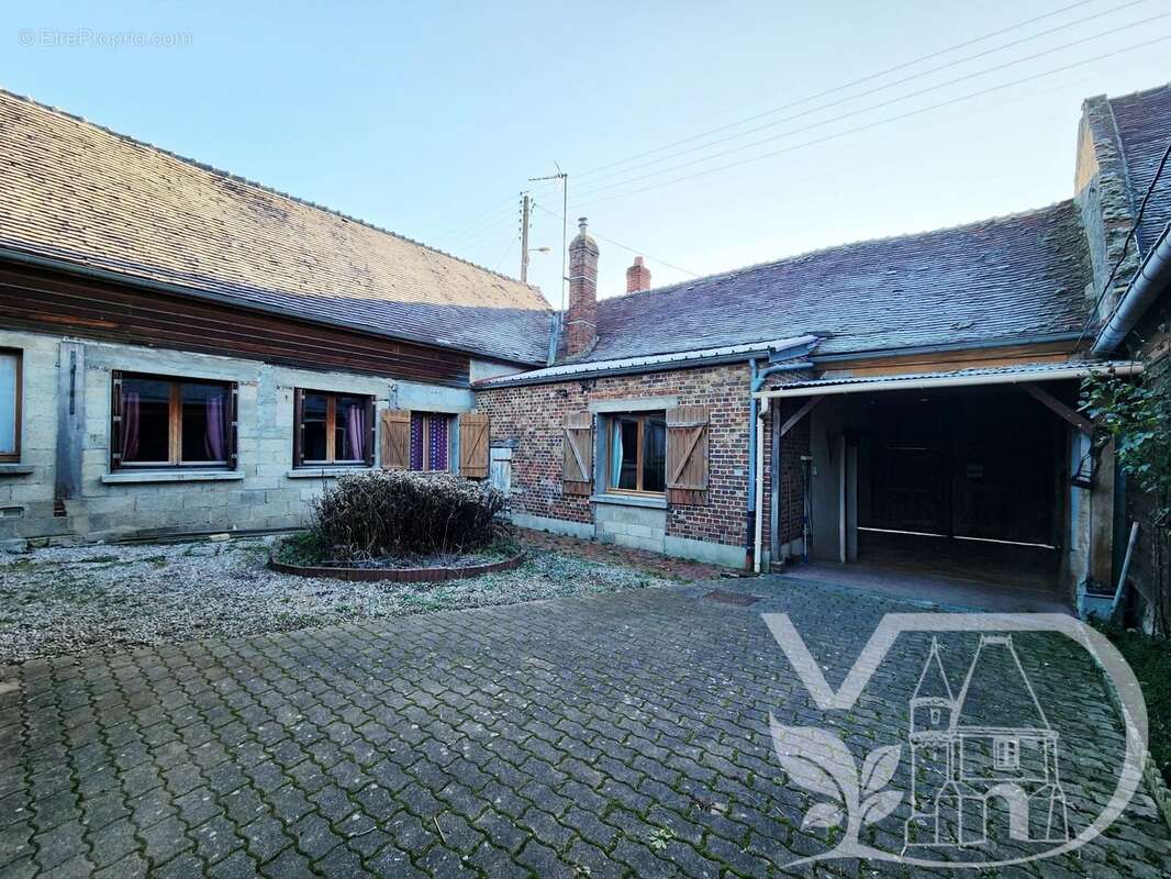 Appartement à BRESLES