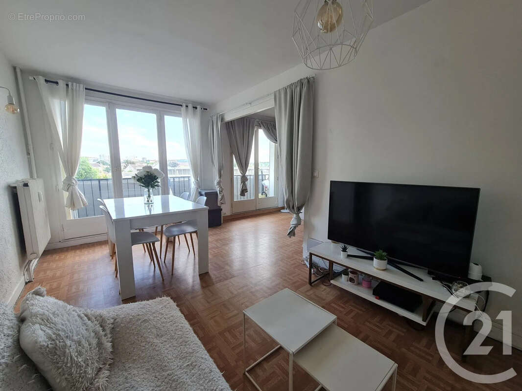 Appartement à LIVRY-GARGAN