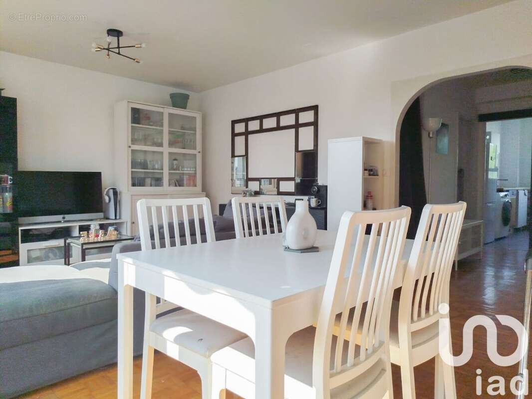 Photo 2 - Appartement à LE PLESSIS-TREVISE