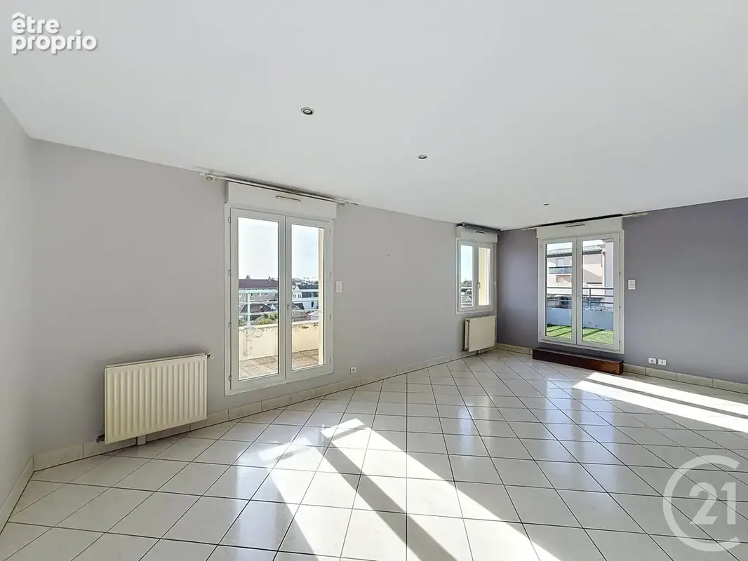 Appartement 5 pièces 102 m² à vendre à Chartres (28000) - photo 2