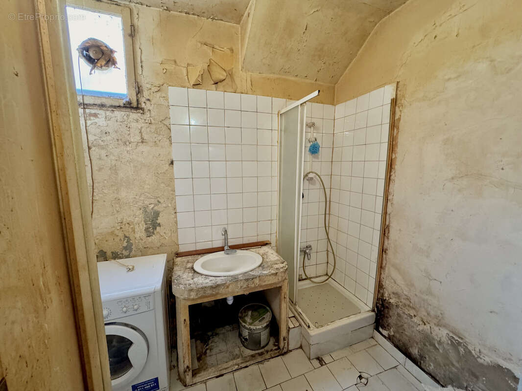 Appartement à MARSEILLE-5E