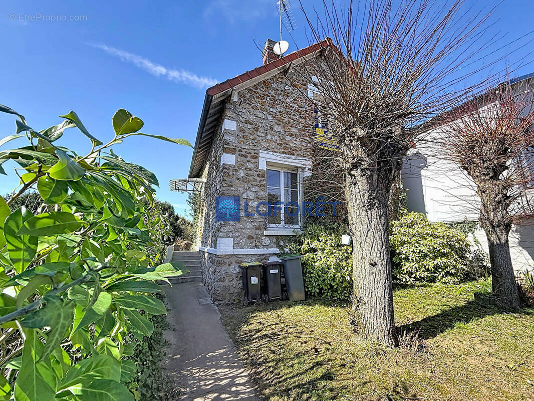 Maison à SAVIGNY-SUR-ORGE
