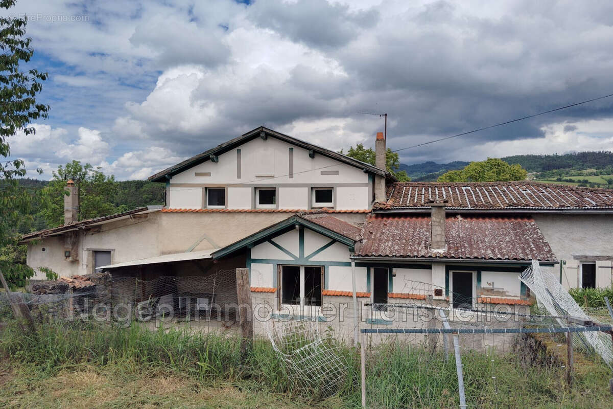 Maison à VOLLORE-VILLE